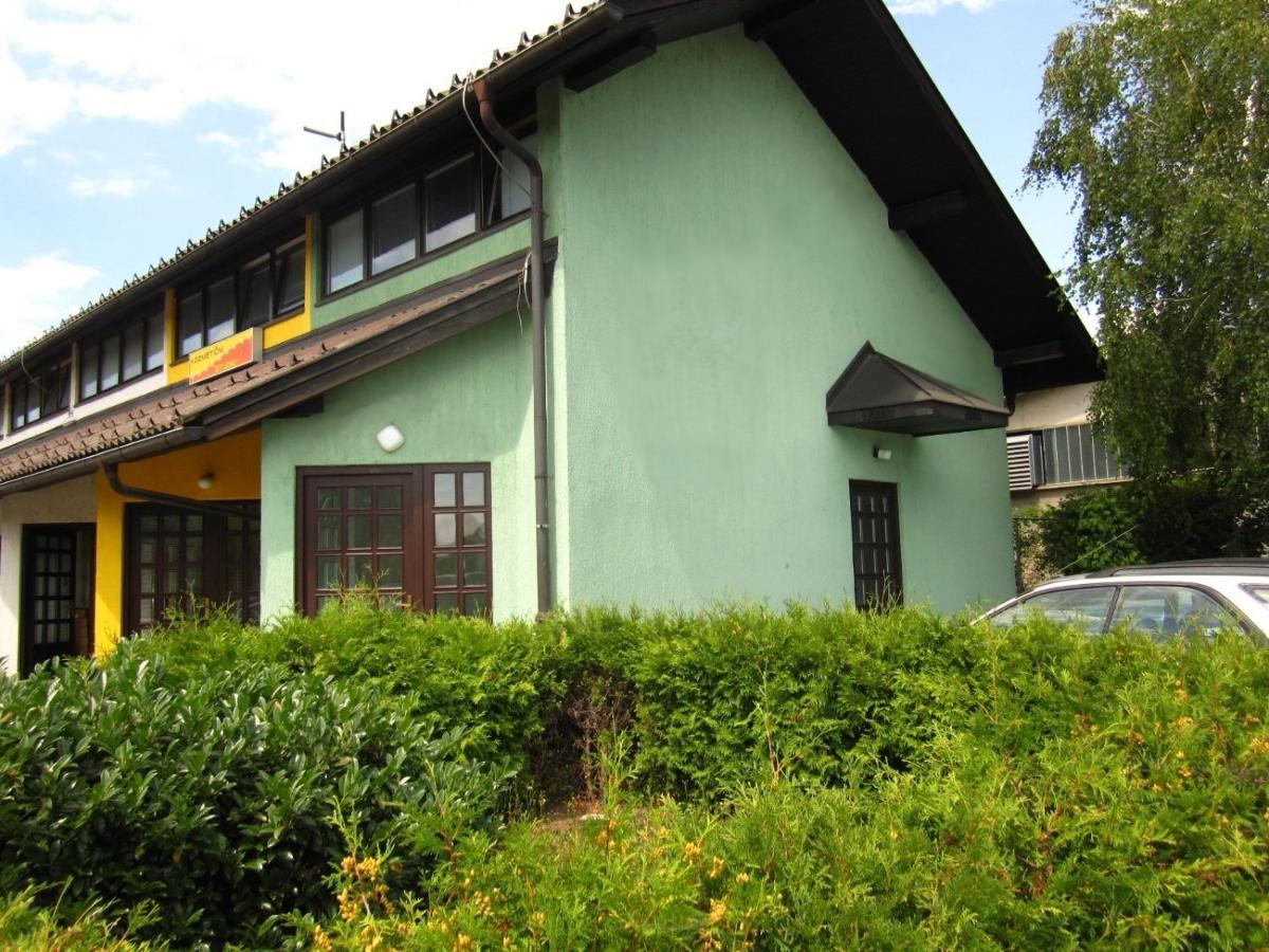 Apartments Trzin-Mlake W Free Parking Екстериор снимка